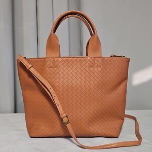 Umiversal Thread Woven Crossbody Tote